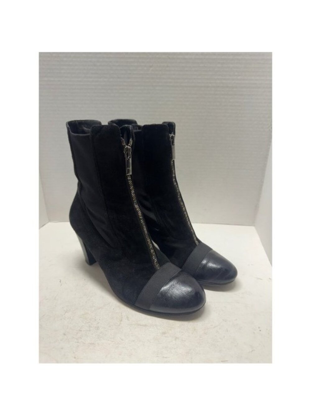 Thierry Rabotin Black Suede Front Zip Cap Toe Ankle Boots Italy 38 7.5